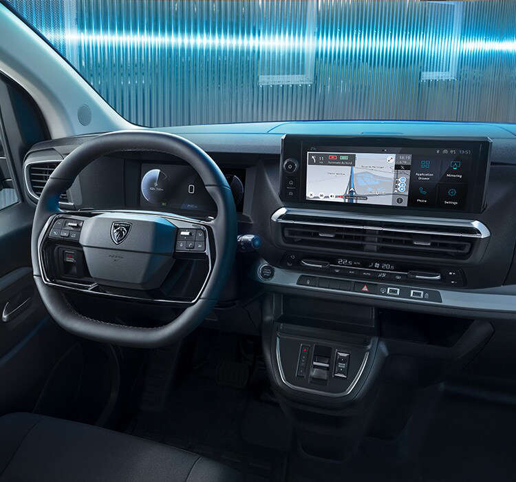 Peugeot Expert, місце водія