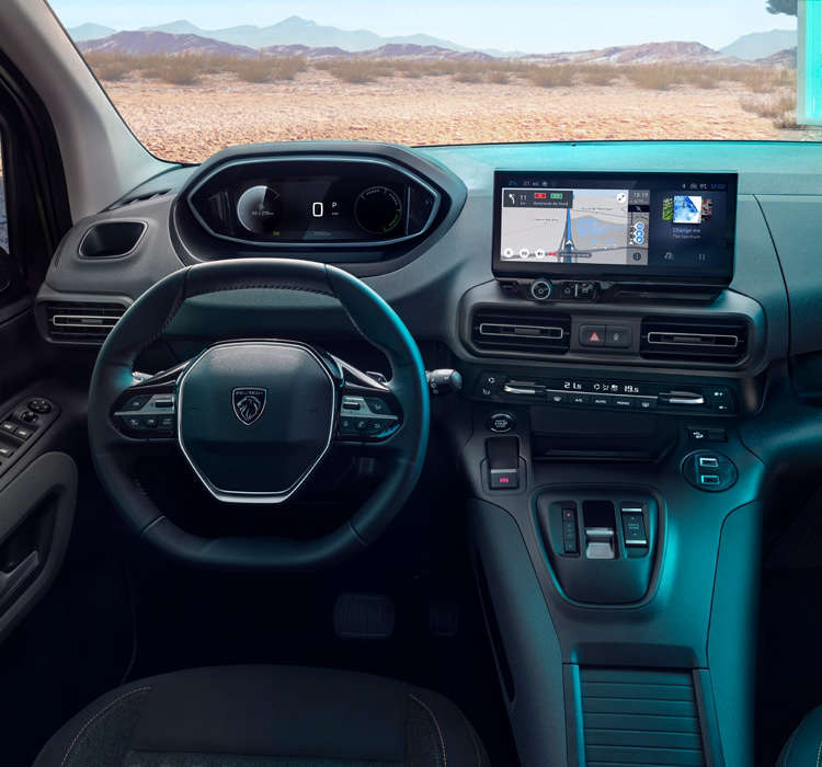 Салон Peugeot e-Rifter, кермо й передня панель