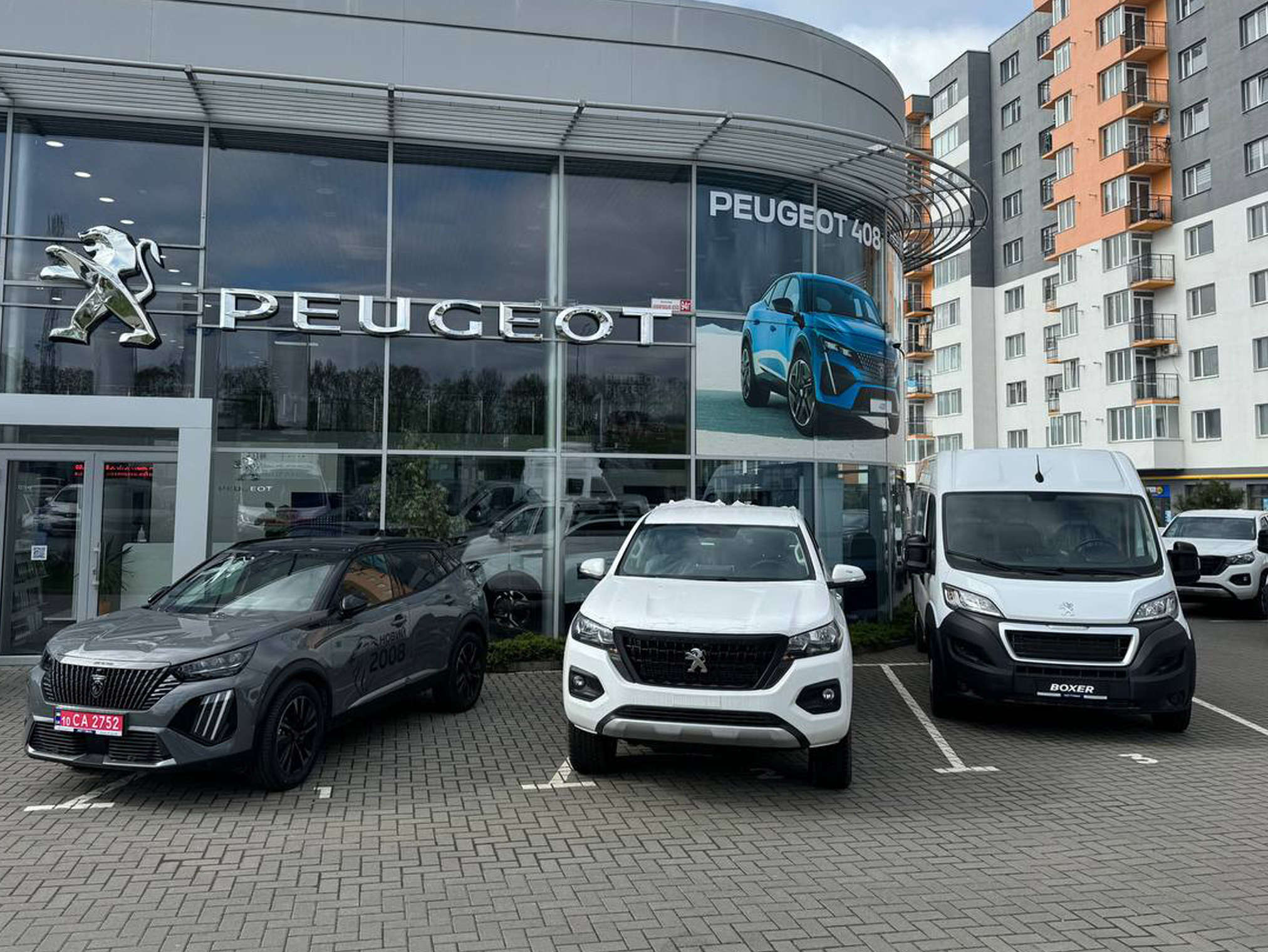 Фасад автосалону Peugeot «Автовінн» у Вінниці